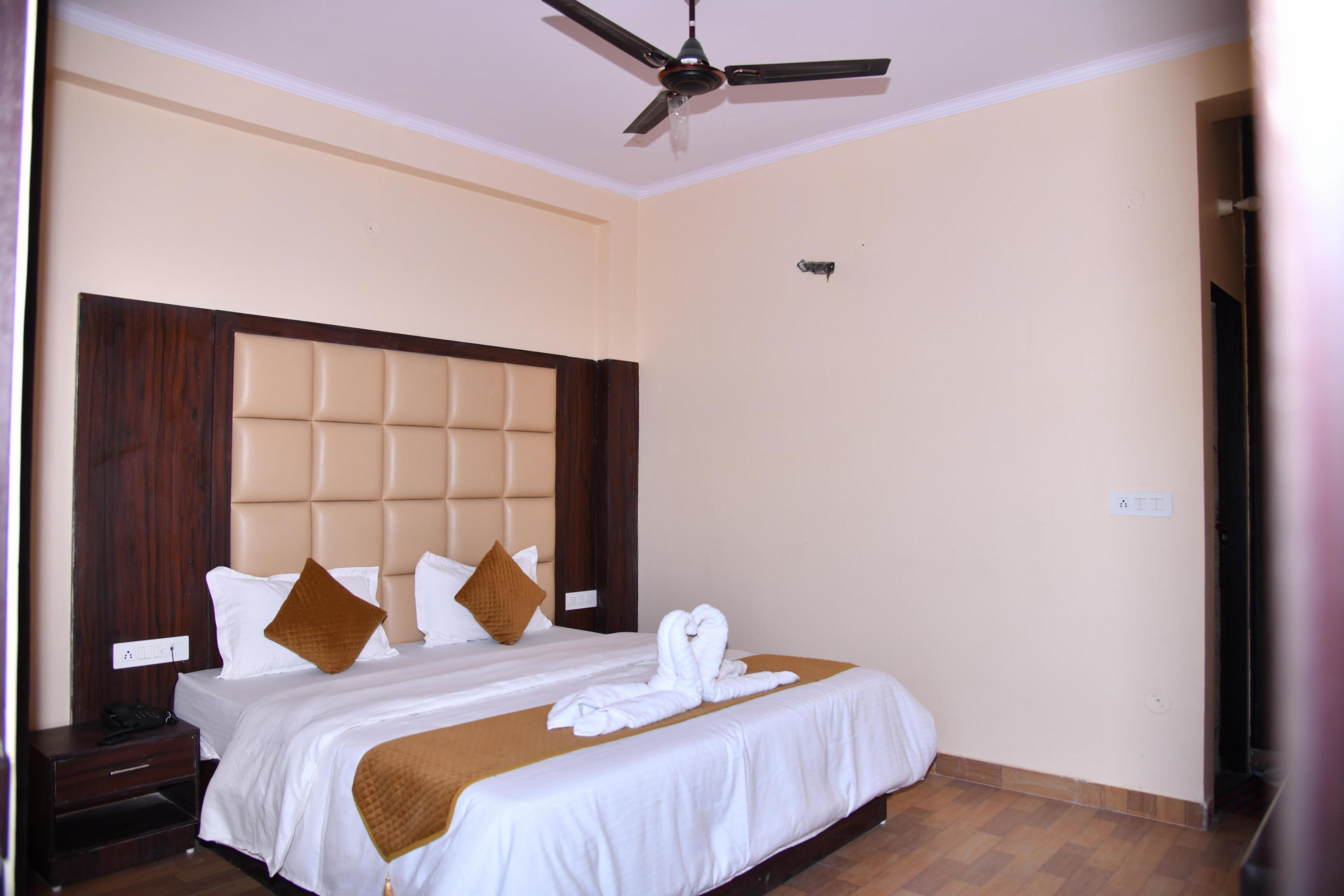 HOTEL GRAND GITANJALI - Tap to explore photos