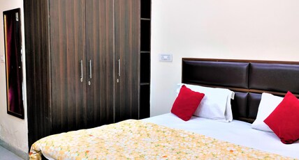 Hotel Star Light ,Near Nizamuddin Railway Station Room Type - Standard room