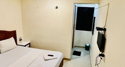 HOTEL ANNAPOORNA RESIDENCY Room Type - DELUXE DOUBLE NON AC