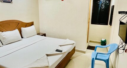 HOTEL ANNAPOORNA RESIDENCY Room Type - DELUXE TRIPLE BED AC