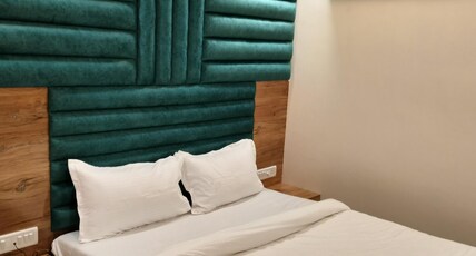 Hotel Ayaank Room Type - Deluxe Room