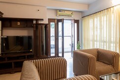 HANDMADE HOMES HAZRA 2 BED APARTMENT AT KALIGHAT