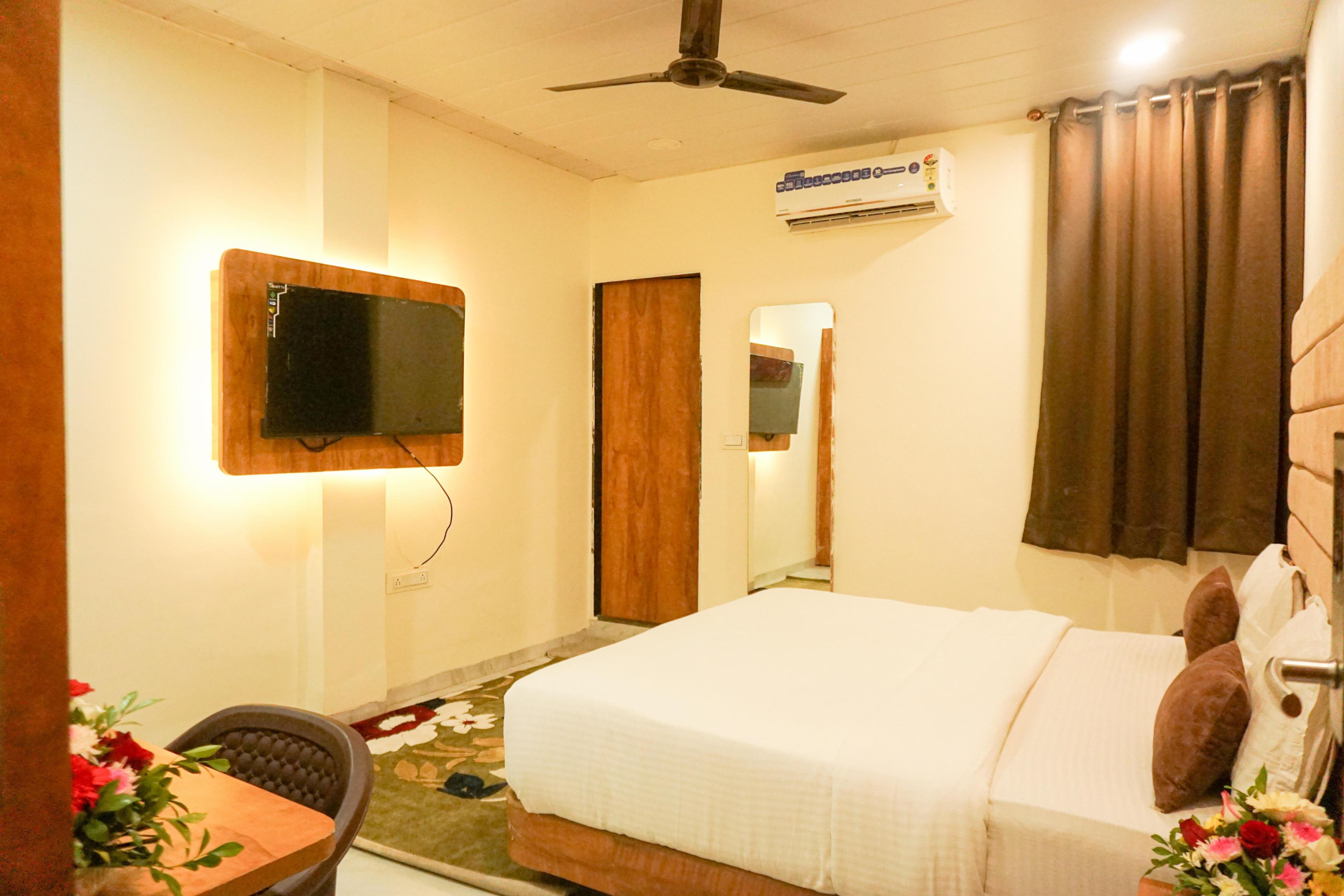 The Havelock Hotel, Vijay Nagar Room Type - Deluxe Room