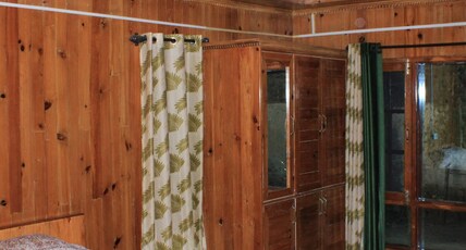 AJ Himalayan Homestay Room Type - Premium Suite