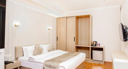 Hotel Euphoria Green 5 minutes from Golden Temple Room Type - Club Room-With View Hotel Euphoria Green 5 minutes from Golden Temple Room Type - Club Room-With View