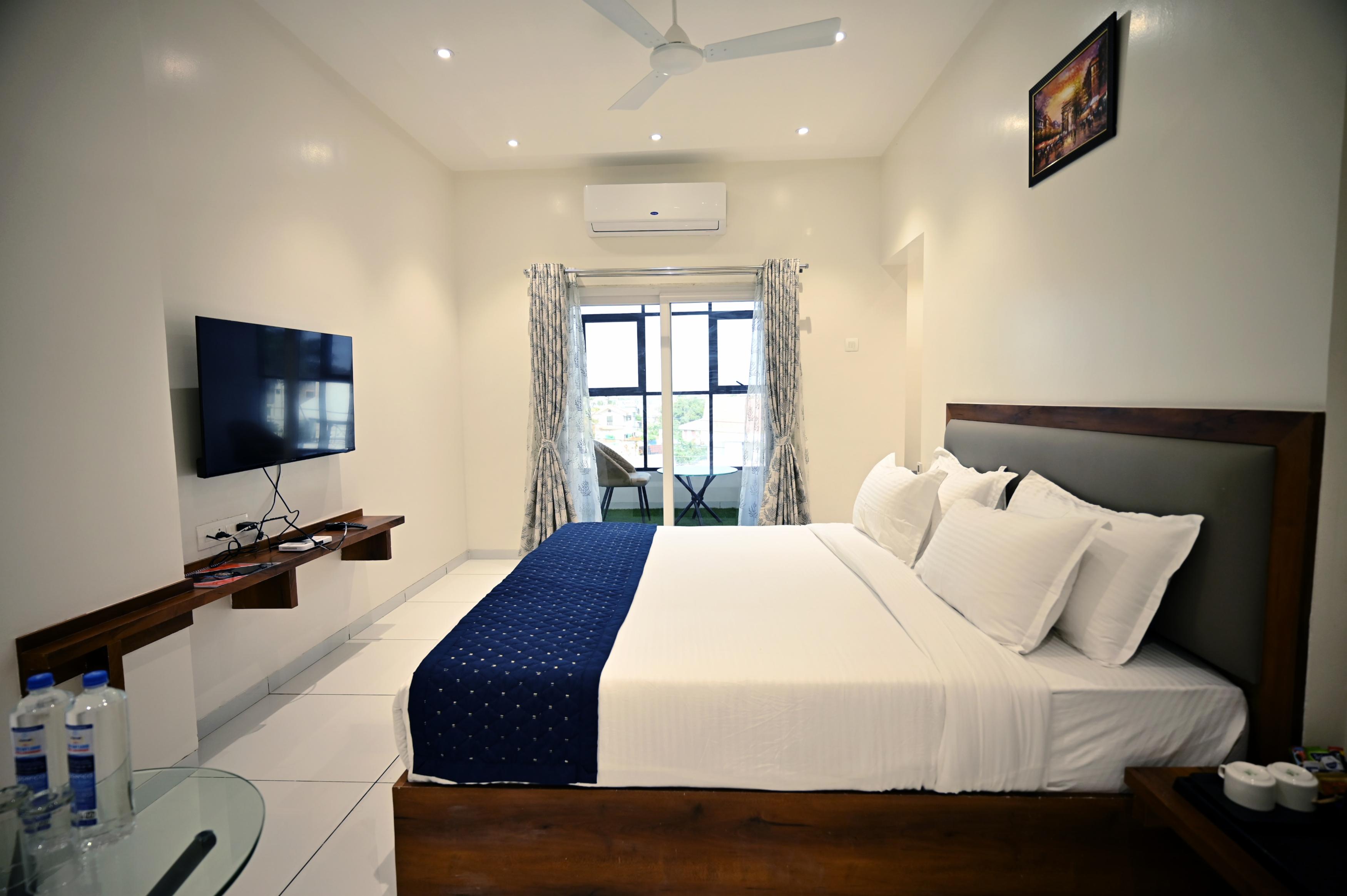 The Sky Land Hotel Room Type - Premium Luxury Room with Balcony
