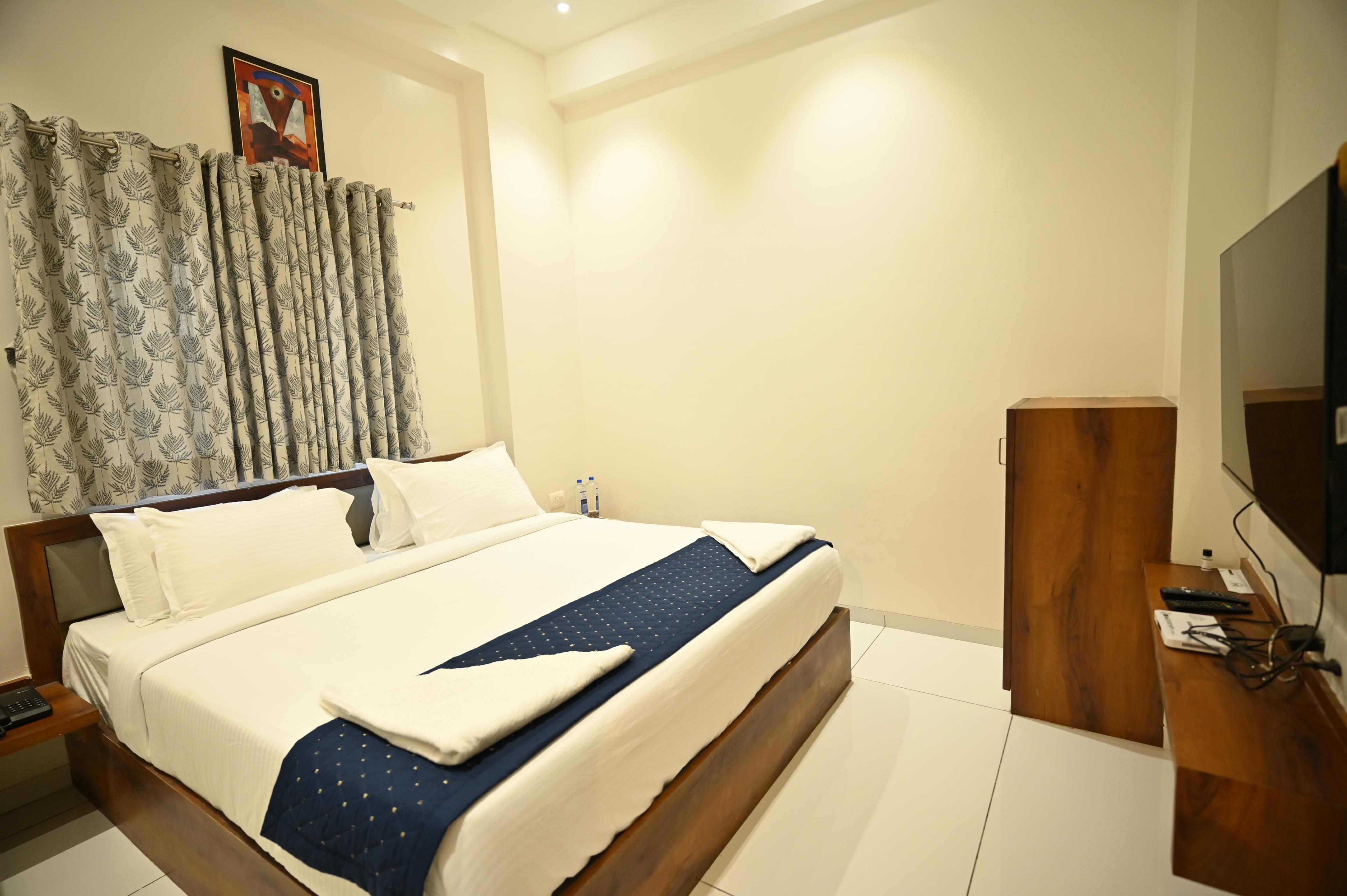 The Sky Land Hotel Room Type - Super Deluxe AC Room