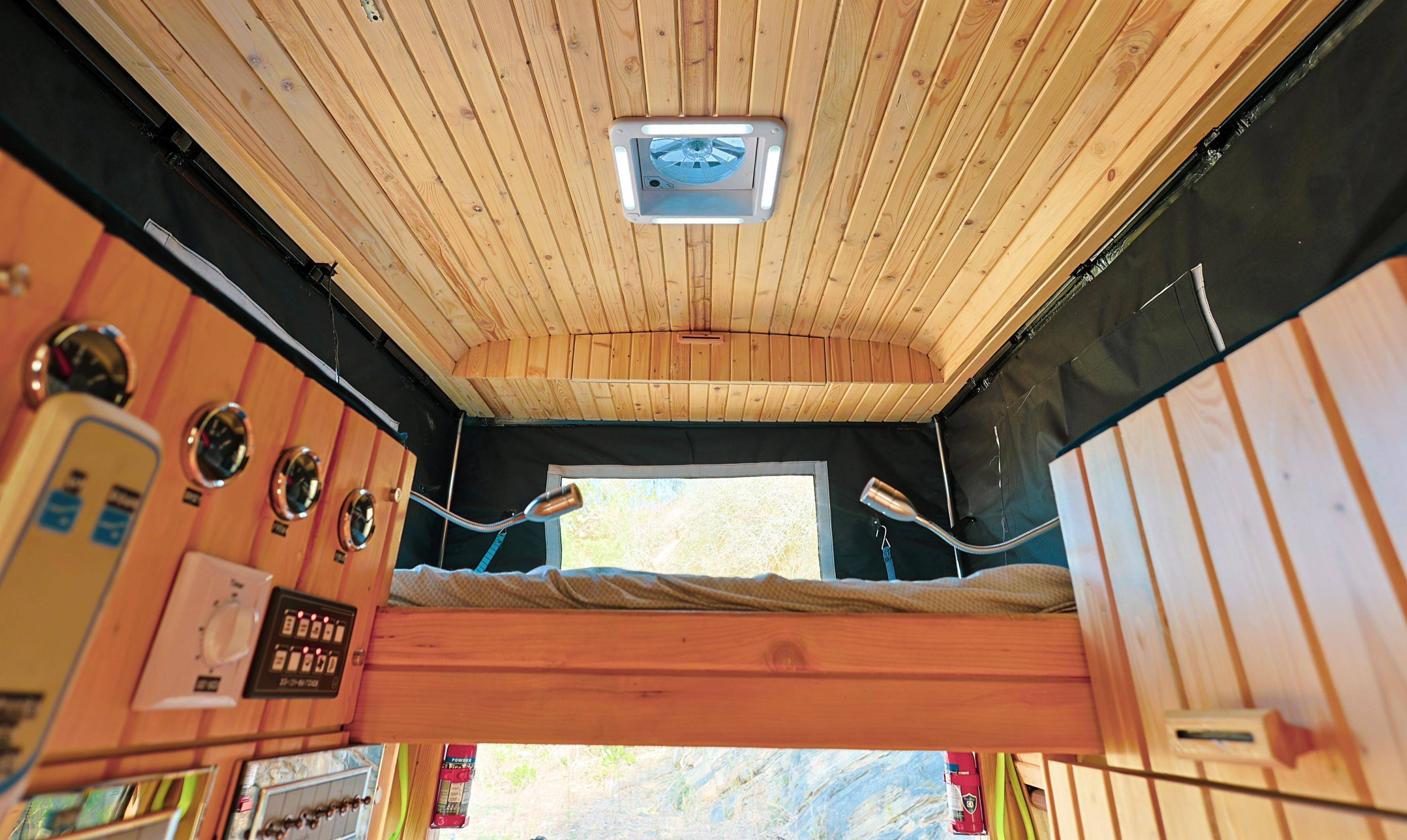 Yodo Campers - Campervan in India sleeps 6 pax. - Tap to explore photos
