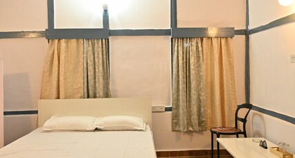 SUNNY VILLA HOMESTAY Room Type - Bedroom 101