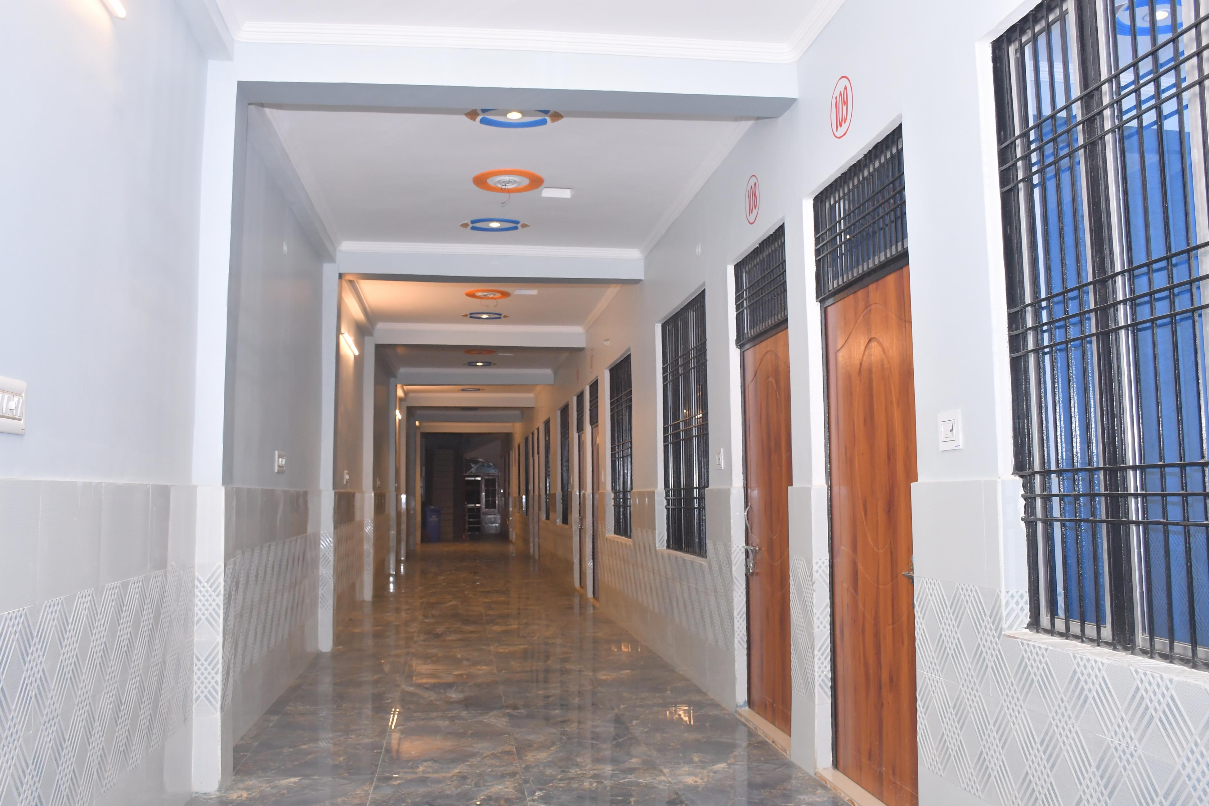 Hotel Sahu Inn Ayodhya Room Type - Deluxe Ac Room