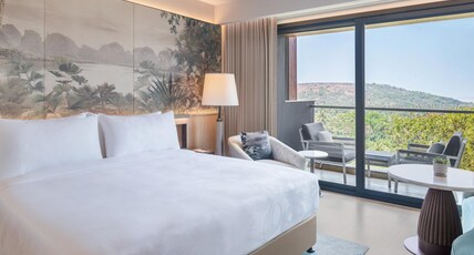JW Marriott Goa Room Type - Luxury Tropical, Guest room, 1 King, Balcony