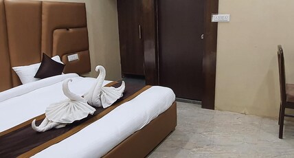HOTEL AALISHAN GARDEN Room Type - Semi Deluxe