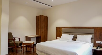 THE AMBER HOTEL Room Type - CORPORATE KING ROOM