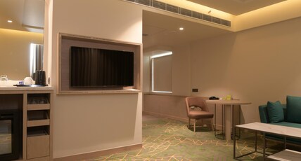 Holiday Inn Katra Vaishno Devi Room Type - 1 Bed Room Suite