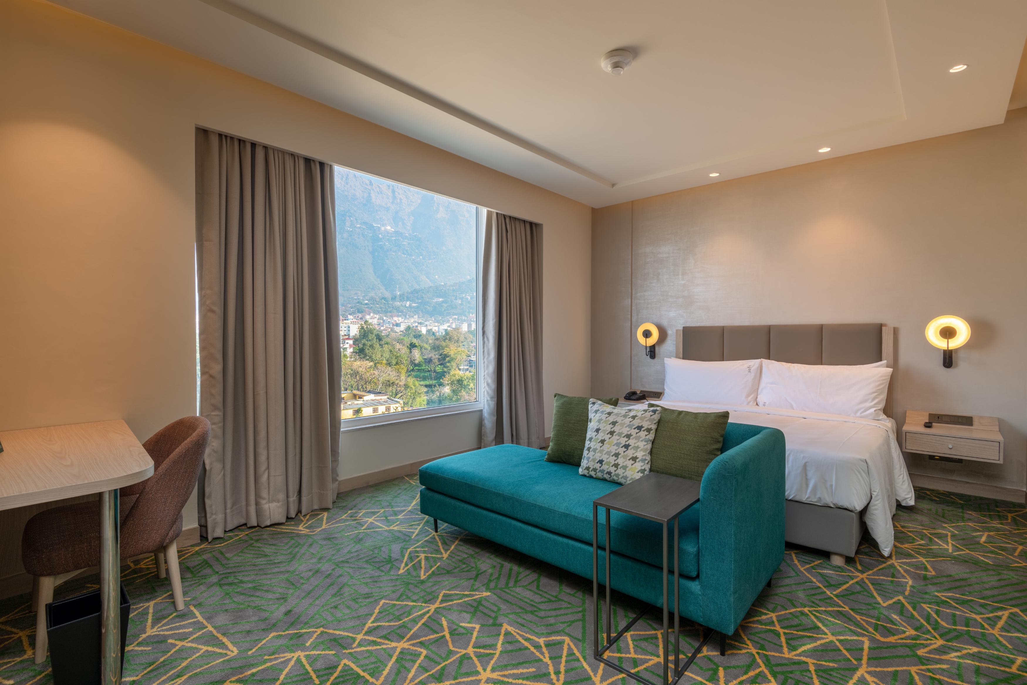 Holiday Inn Katra Vaishno Devi Room Type - 1 King Standard City / Station View