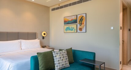 Holiday Inn Katra Vaishno Devi Room Type - 1 King Standard