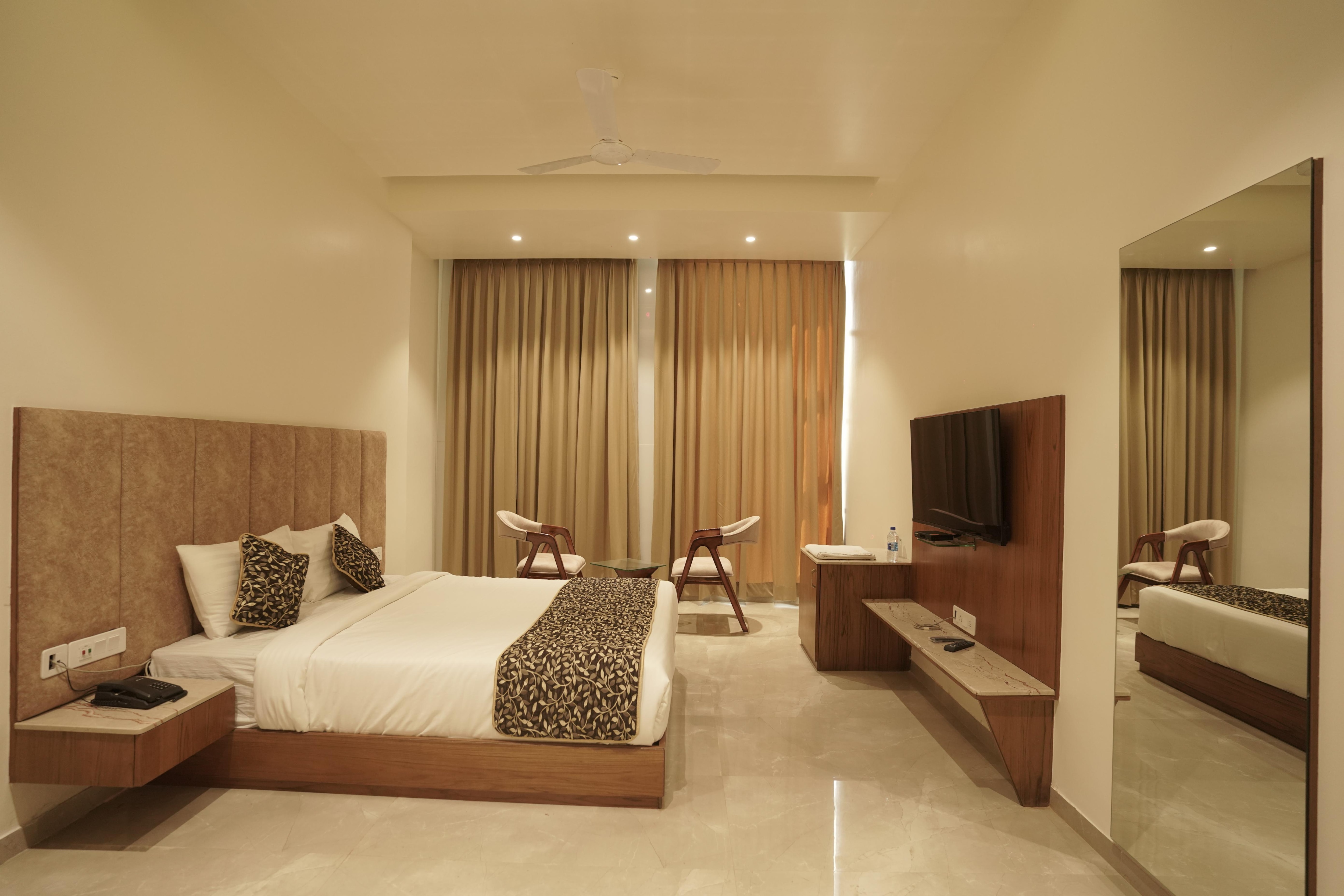 HOTEL CITY CROWN GONDIA - Tap to explore photos