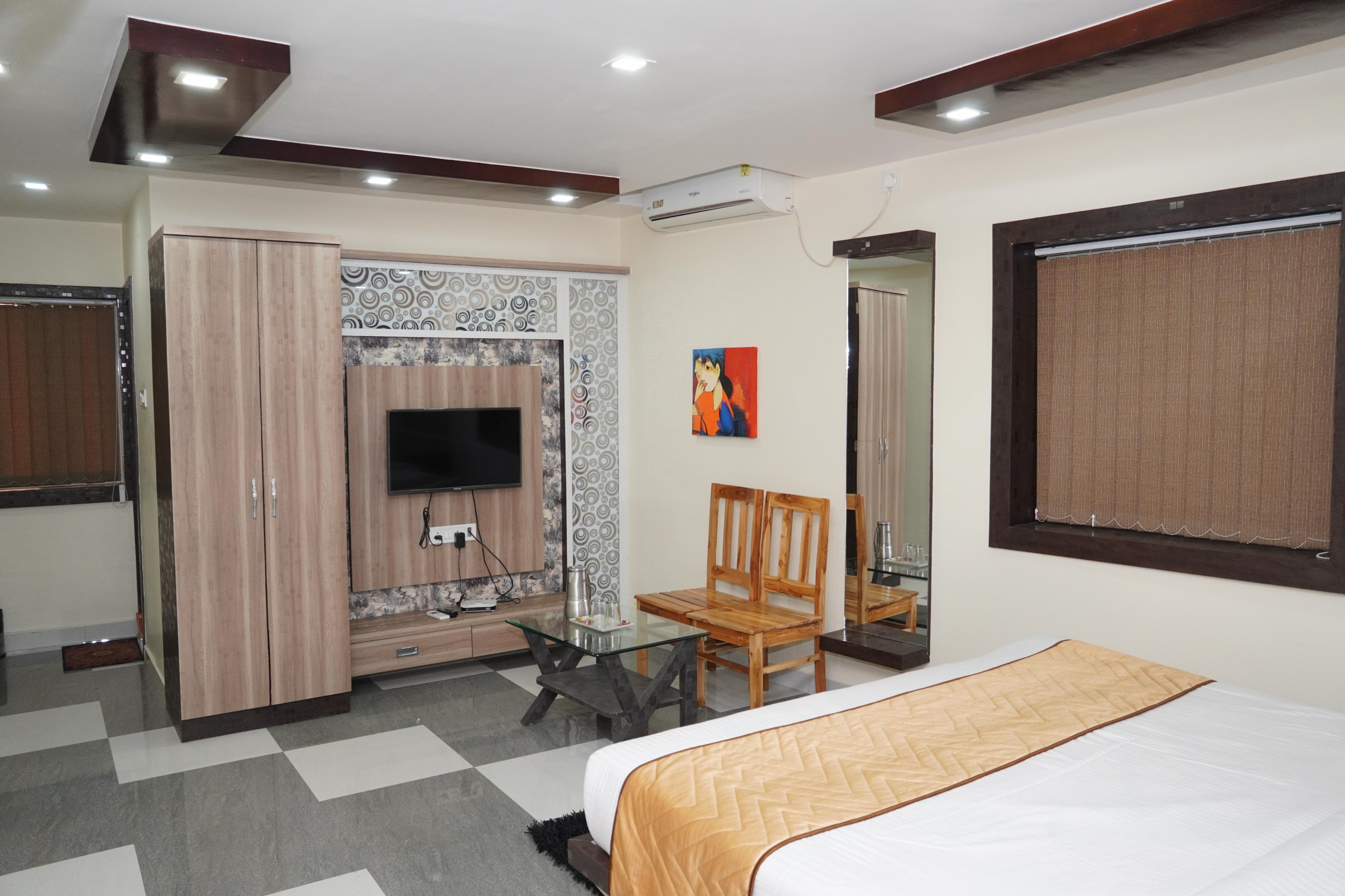 Hotel Lakefront Room Type - Standard Room