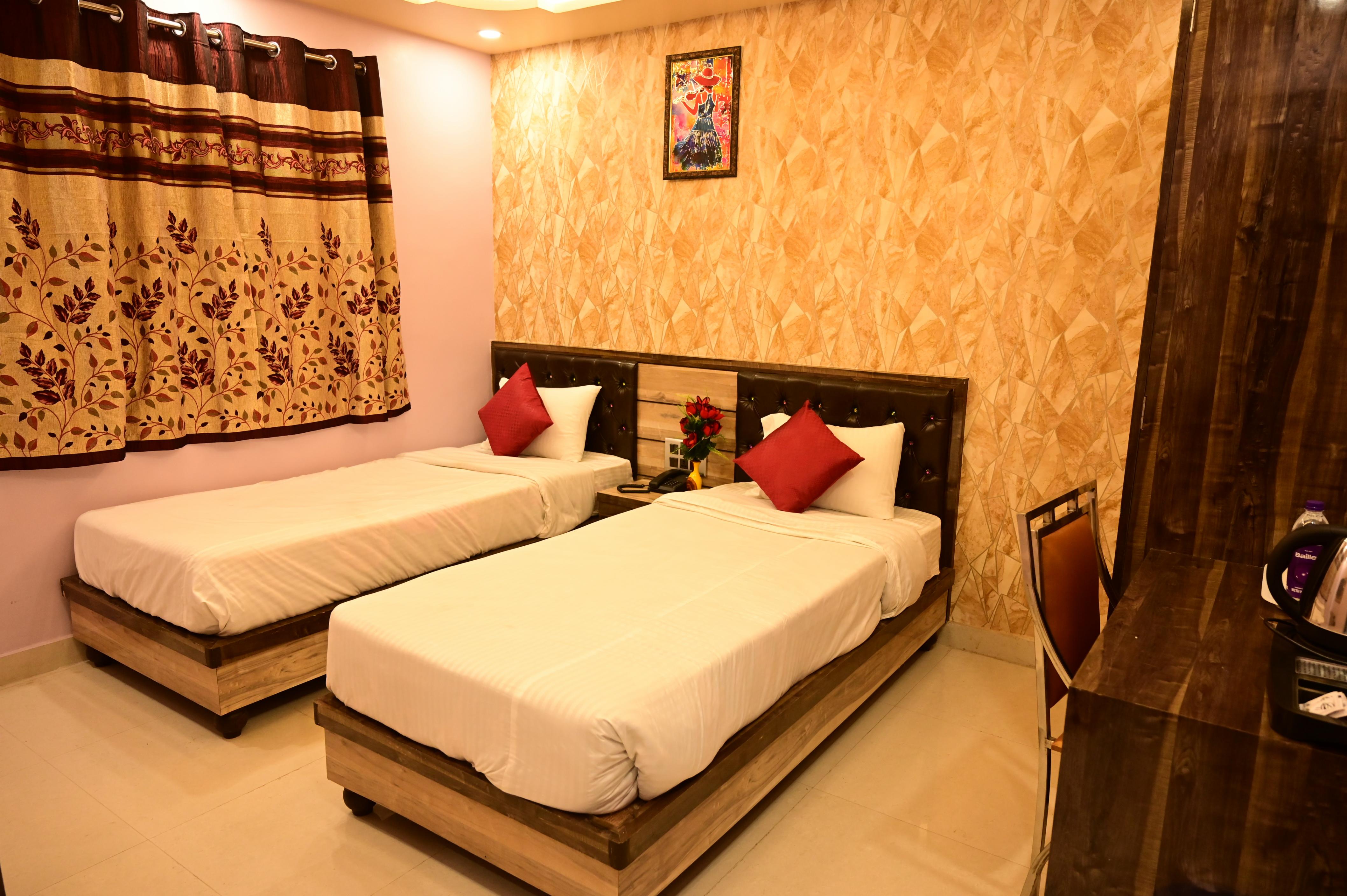 HOTEL GM INTERNATIONAL Room Type - Deluxe Double Room With Balcony