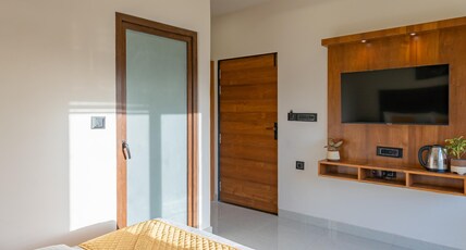 The Social Stays Jaipur Room Type - Deluxe Double Room with Balcony