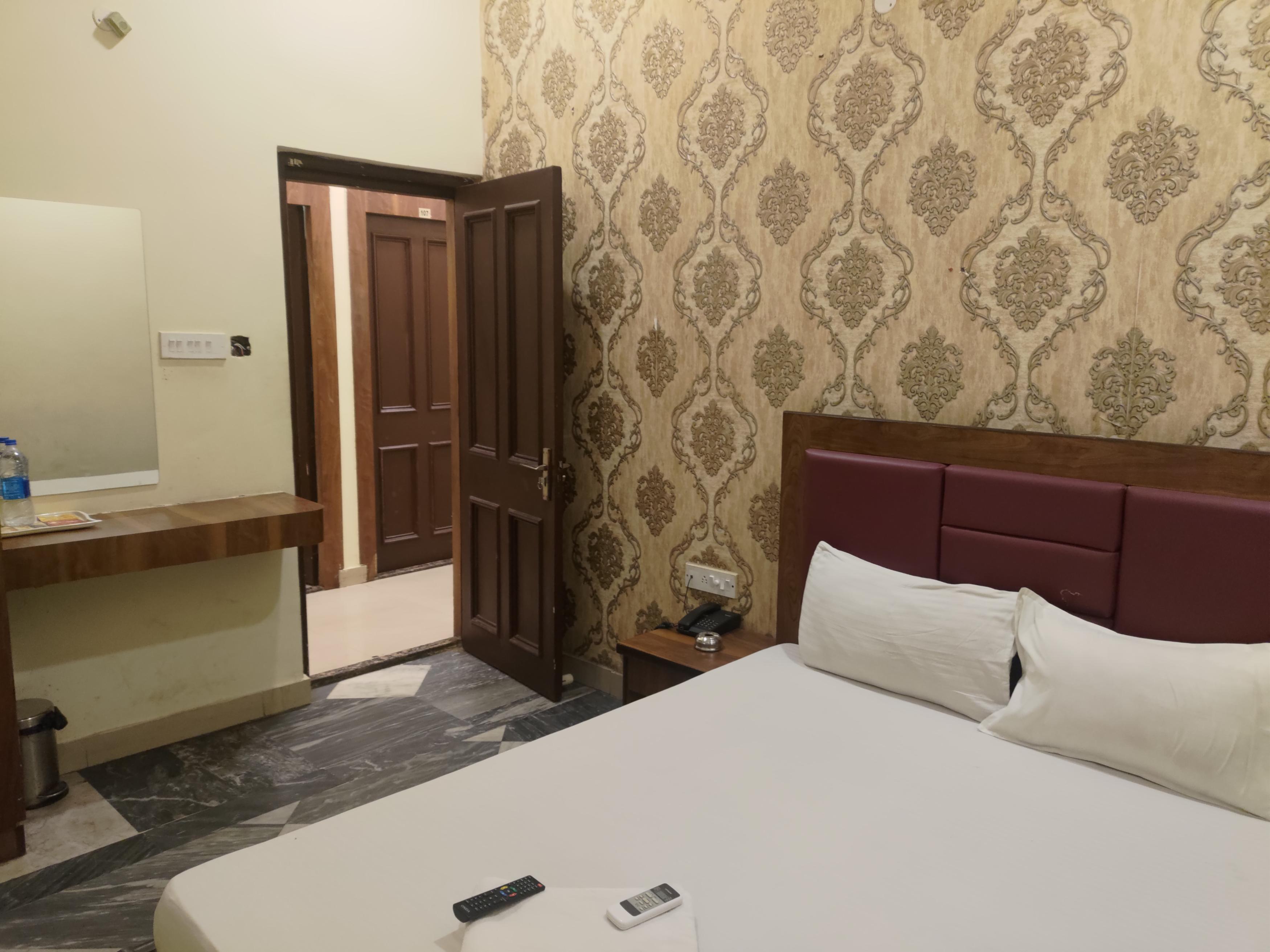 Elgin Terrace - Tap to explore photos