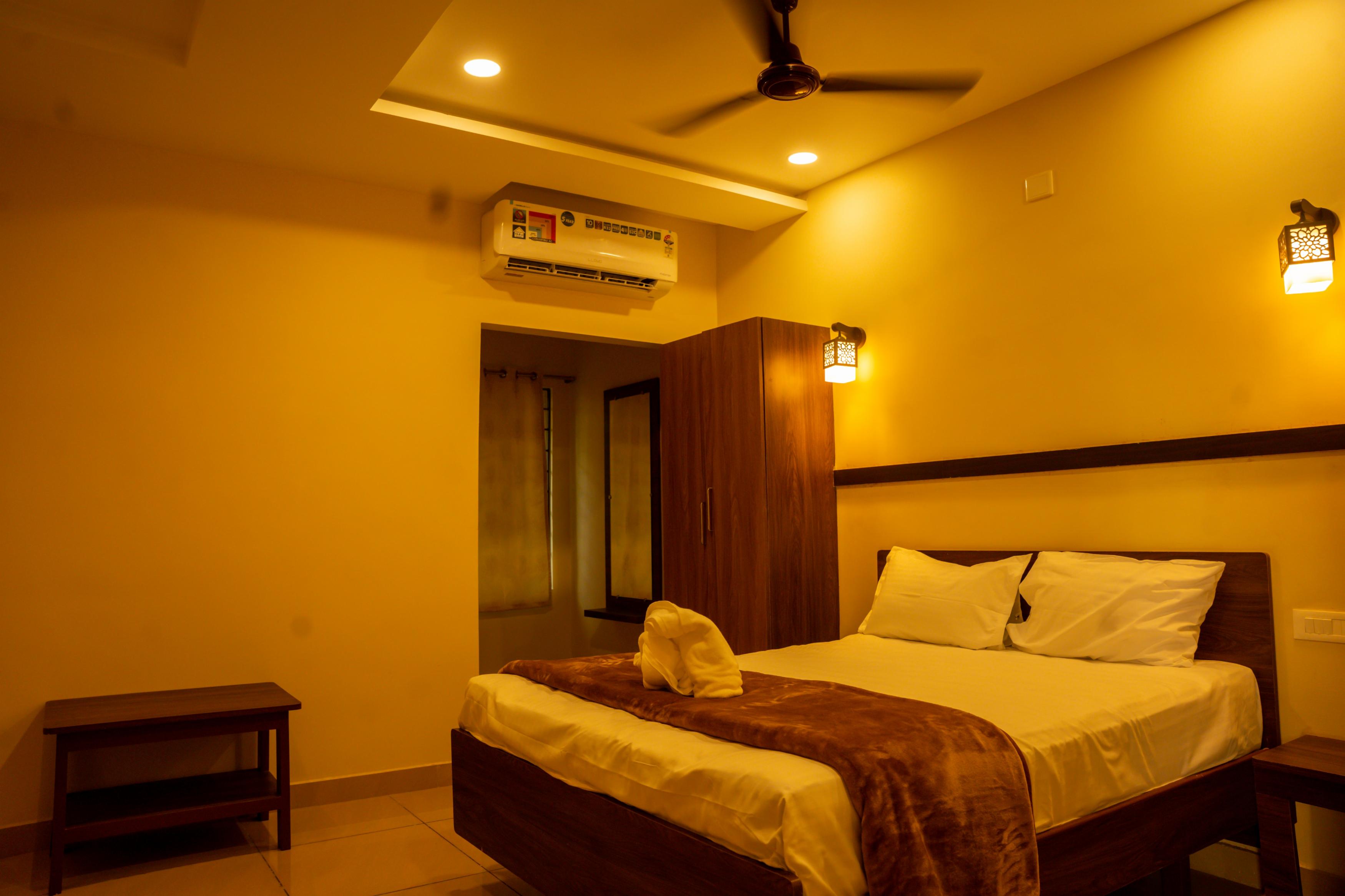 Hotel VR GRAND IN Room Type - Deluxe Doble Ac Room