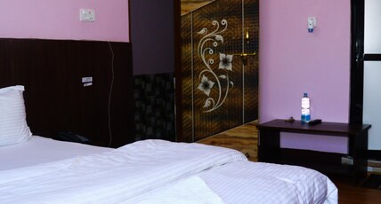 Hotel Yes Room Type - Deluxe Double Room