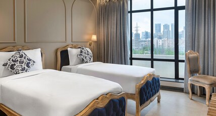 Arnna  NESCO Goregaon Room Type - Superior Room with Dinner and Airport Drop