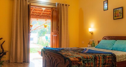 CASA DE ALNENA Room Type - Pool View Room - Room 3