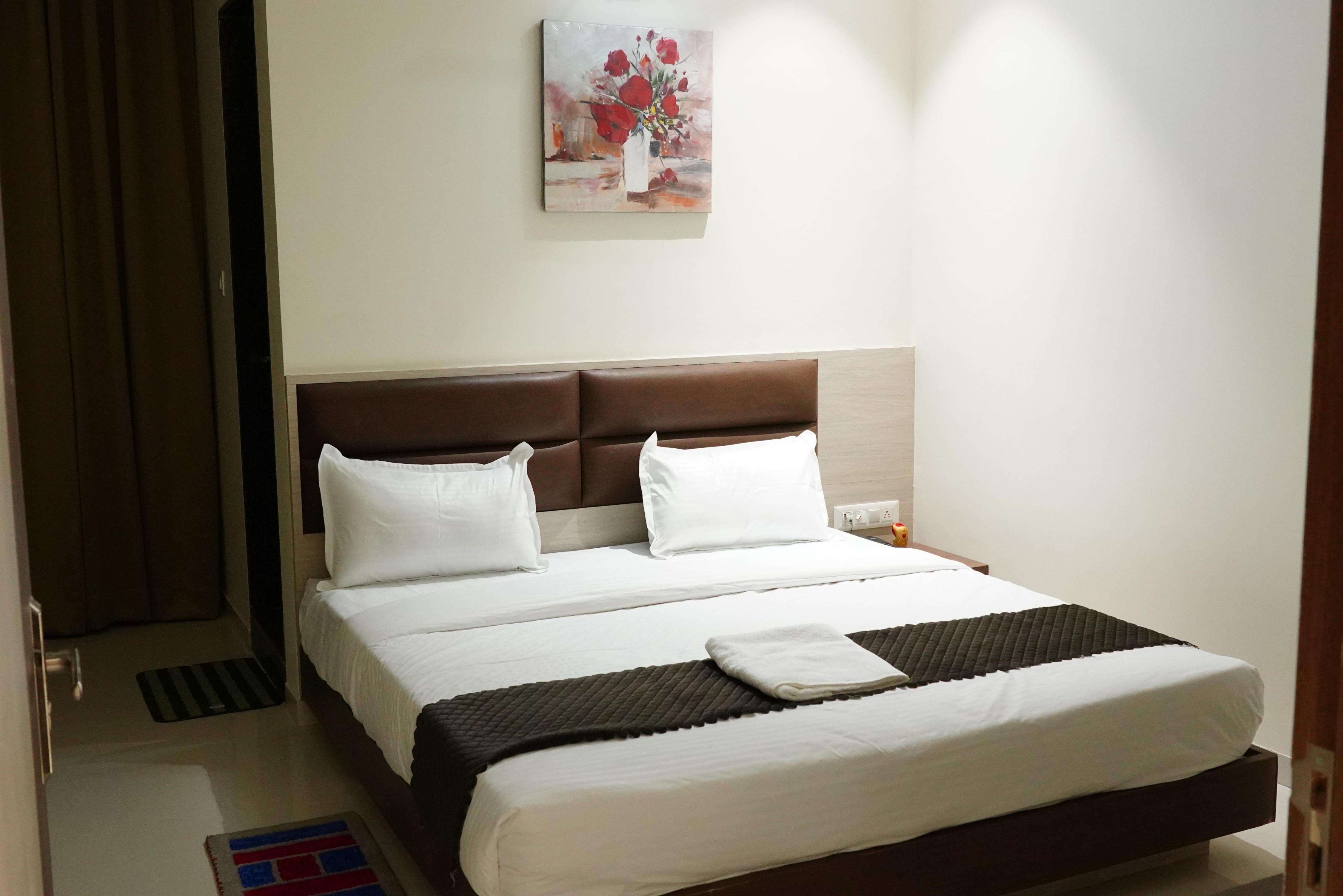 Mangalamurthy Hotels Room Type - Standard Double Bed Room