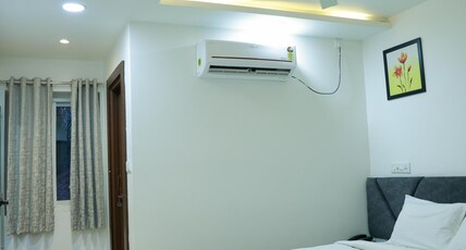 Hotel Aahwanam Elite Grand Room Type - Deluxe AC Room