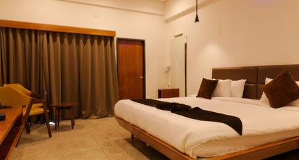 CLUB HEAVEN PALANPUR Room Type - CLUB ROOMS WITH BALCONY