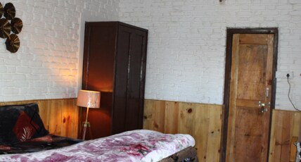 Whistling Oaks Room Type - Oaks view