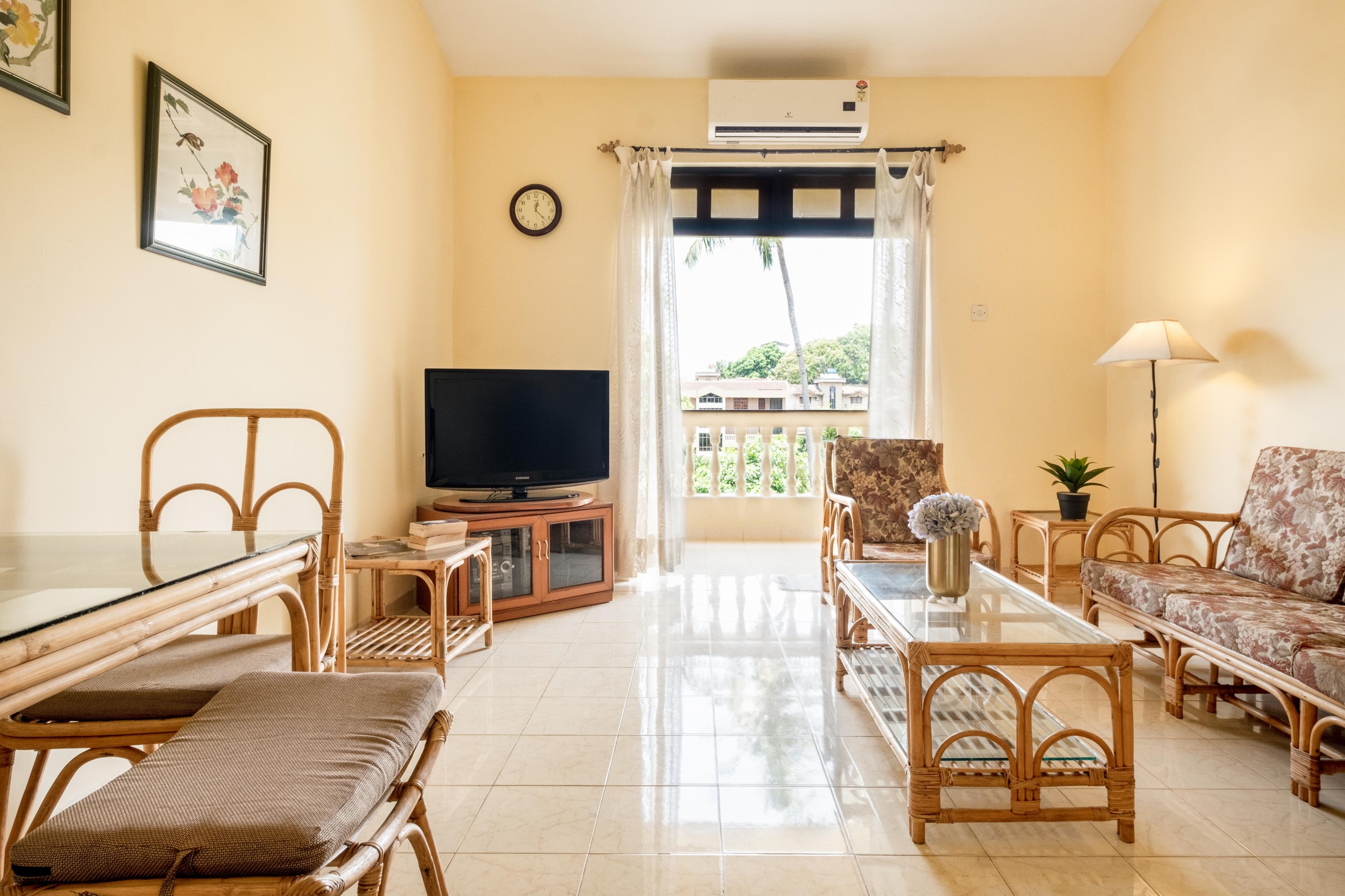 Candolim | 2 BHK | Pool View | WFH - Tap to explore photos