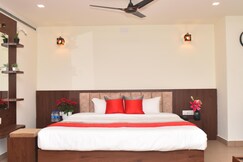 M R Residency Lodging and Boarding