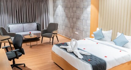 HOTEL TULIPS GRAND Room Type - LUXURY ROOM
