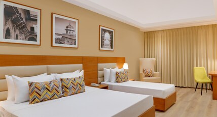 Lemon Tree Hotel Agra Room Type - Family Room