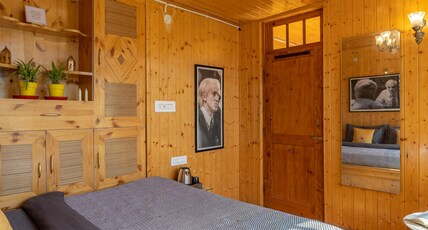 Whoopers Boutique Kasol | Near Mall Road Kasol Room Type - Deluxe King room