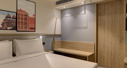 7 Apple Hotel Pratap Nagar Room Type - Suite Room