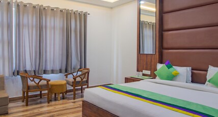 Treebo The Empire Near Taj Mahal Agra Room Type - Deluxe Room