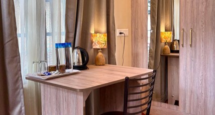 Eevolve An Eco - Hostel And Cafe Room Type - Deluxe queen room with balcony
