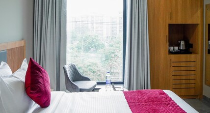 Saltstayz Select - Golf Course Road & Sector 57 Room Type - Deluxe Room with City View