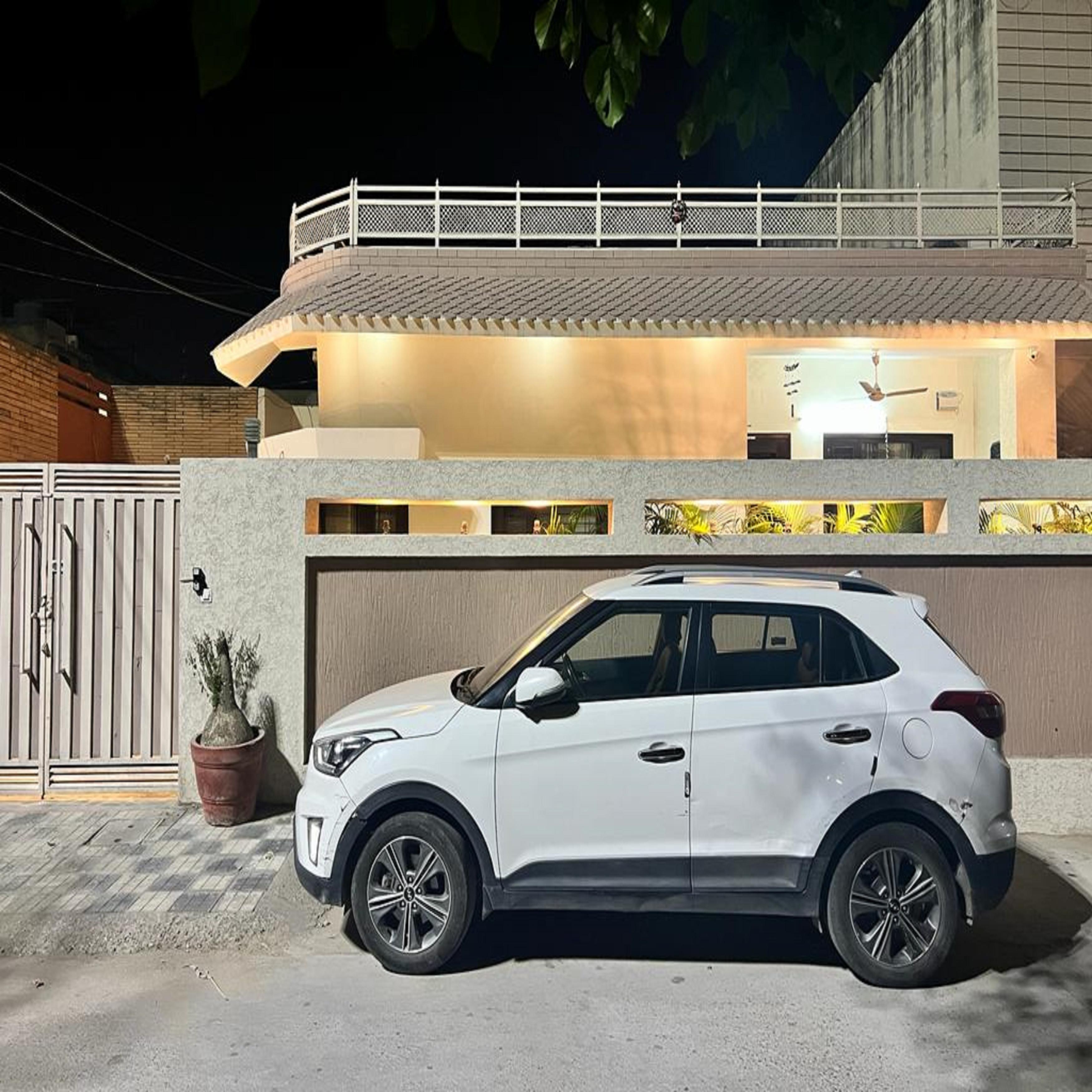 B Quest Villa - Tap to explore photos