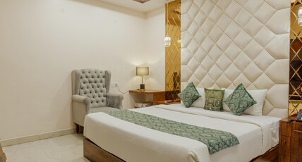 Balkrishna palace Room Type - THE ROYALS - Balcony with City View