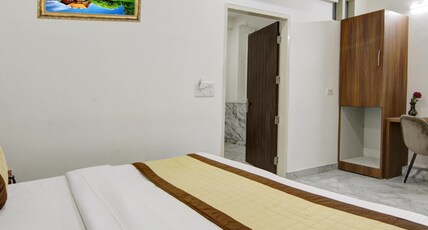 Hotel SB Inn @ New Delhi Railway Station Room Type - Deluxe Room With AC Complimentary Wifi