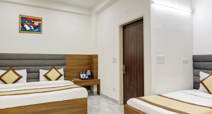 Hotel SB Inn @ New Delhi Railway Station Room Type - Triple Room With Private Bathroom