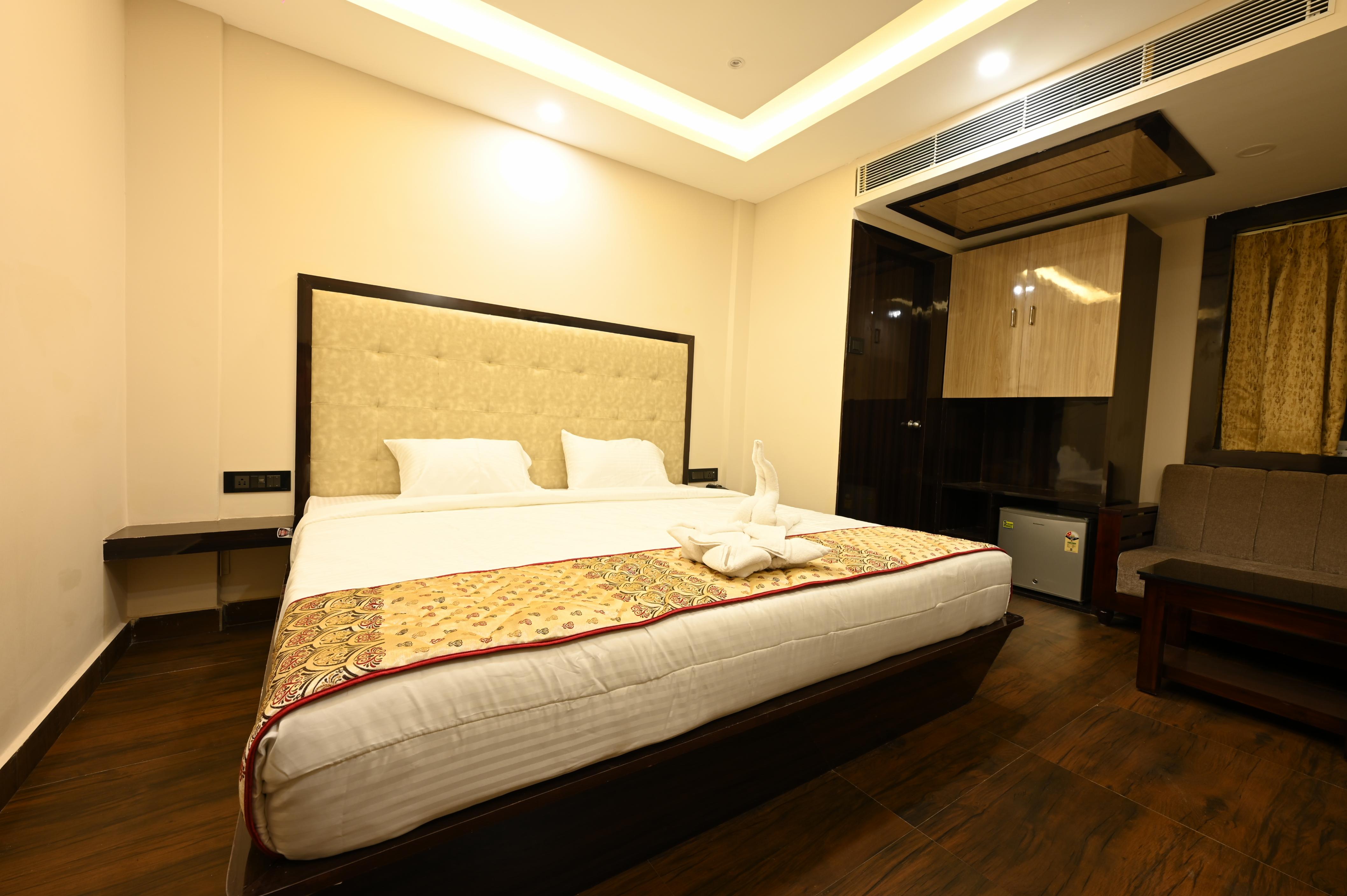 HOTEL A ONE LUXURY Room Type - Nav Dampati Room
