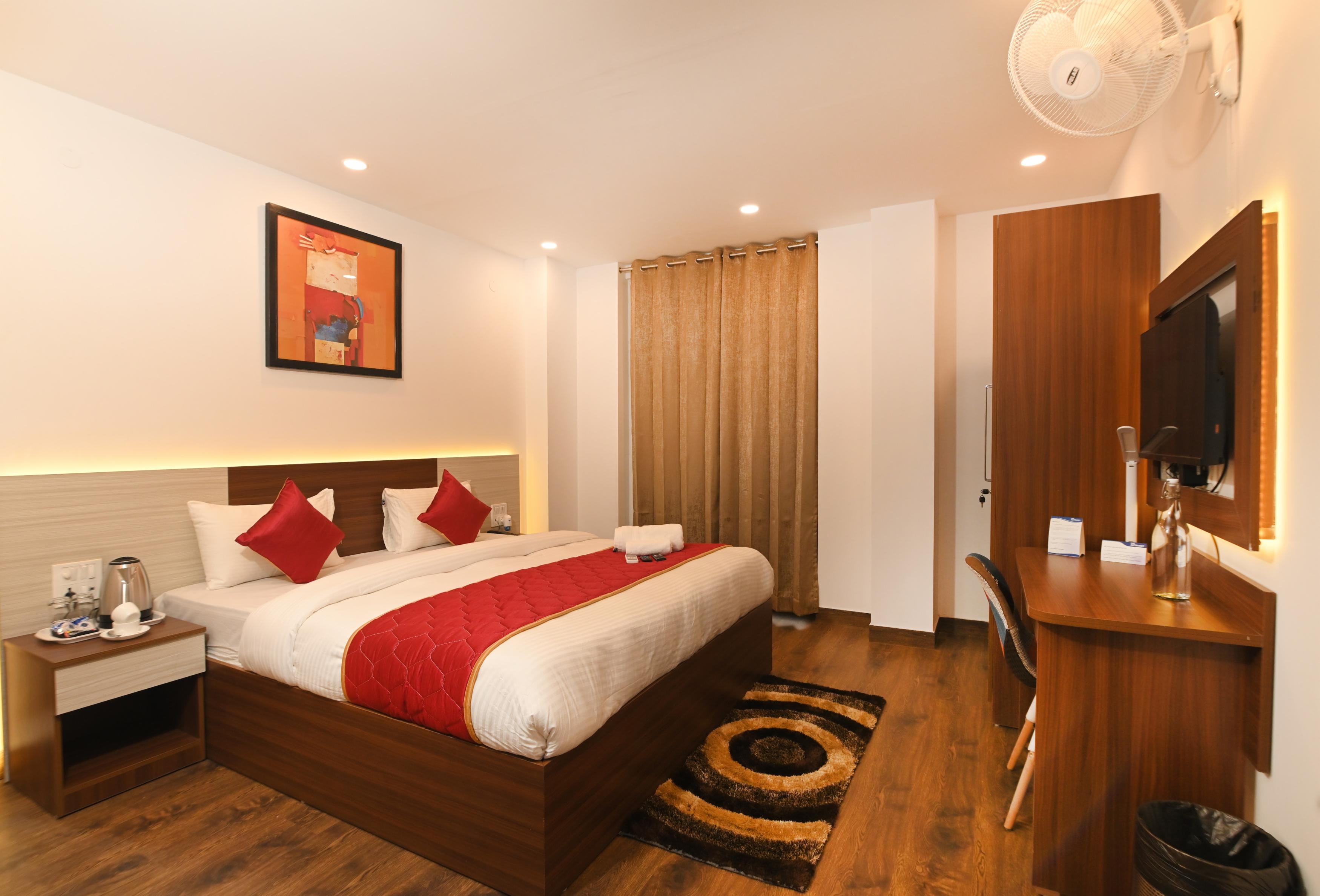 Limewood Stay - Cyber Hub Room Type - Deluxe Queen Room