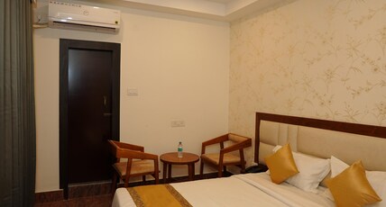 Hotel Royal Palace Guwahati Room Type - Deluxe