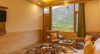 The Social Stays Manali Room Type - Superior Double Room with Balcony and Valley View